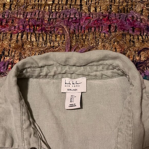 Green Linen Button Up - Picture 2 of 2